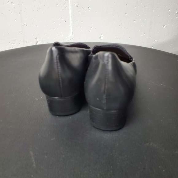 Trotters Women's Black Leather Loafers NWOT Sz 6.5 - Picture 3 of 11